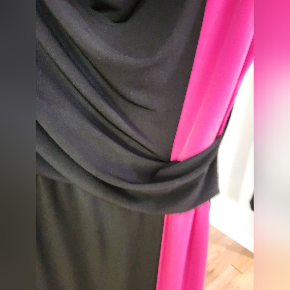 Dress - Picture 3 of 4